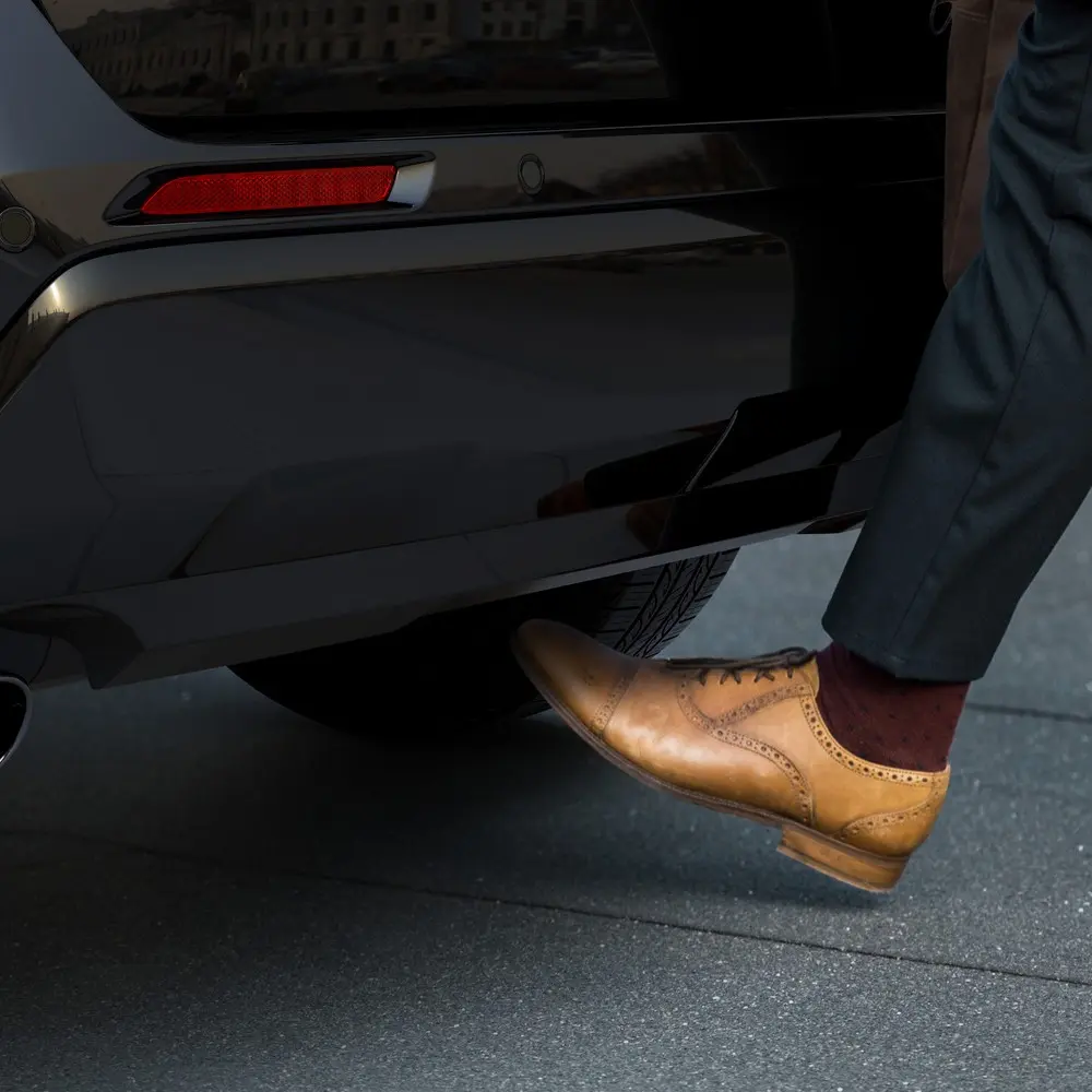 Bezdotykowe otwieranie bagażnika
Aktywowane ruchem nogi pod zderzakiem